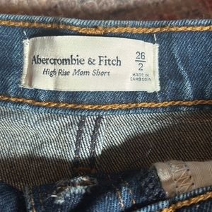 High rise mom short. Euc. Size 26